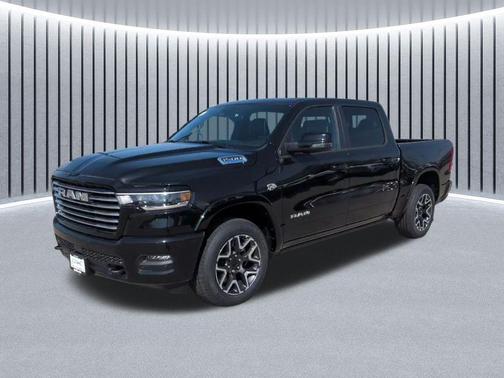 Diamond Black Crystal Pearlcoat 2026 RAM 1500 Laramie