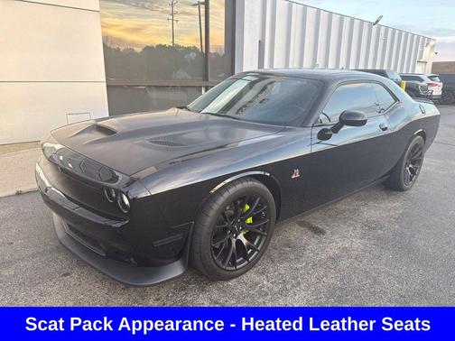 Pitch Black Clearcoat 2016 Dodge Challenger R/T Scat Pack