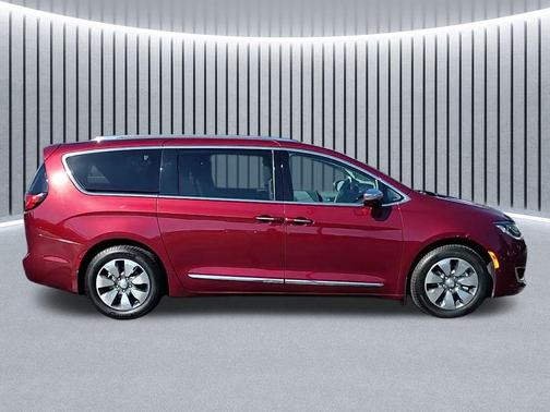 2018 Chrysler Pacifica Hybrid Limited