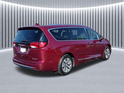2018 Chrysler Pacifica Hybrid Limited