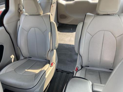 2018 Chrysler Pacifica Hybrid Limited