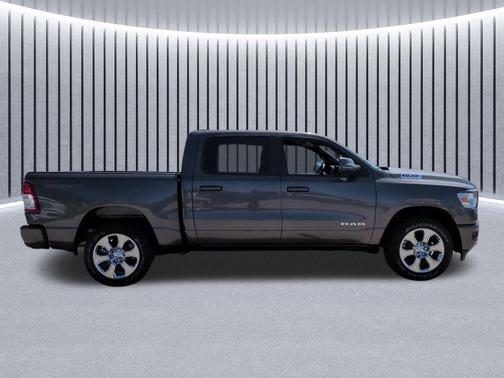 Granite Crystal Metallic Clearcoat 2023 RAM 1500 Big Horn/Lone Star