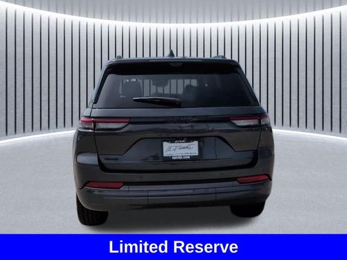 Baltic Gray Metallic Clearcoat 2026 Jeep Grand Cherokee Limited