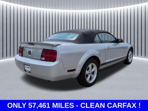 Satin Silver Clearcoat Metallic 2007 Ford Mustang Deluxe