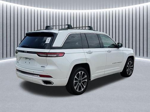 2022 Jeep Grand Cherokee 4xe Overland