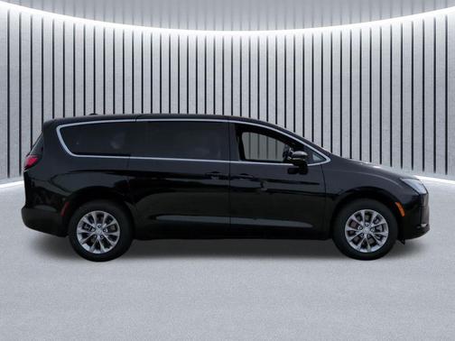 2027 Chrysler Pacifica L