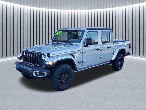 Silver Zynith Clearcoat 2022 Jeep Gladiator Sport S