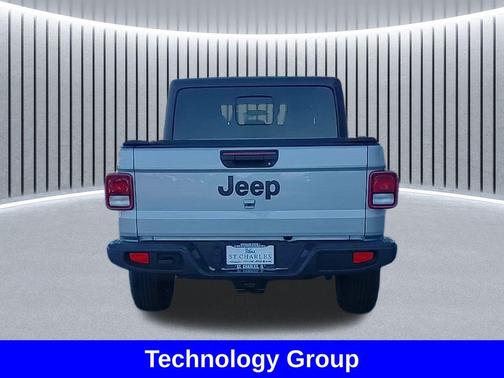 Silver Zynith Clearcoat 2022 Jeep Gladiator Sport S