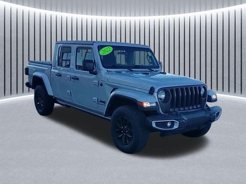 Silver Zynith Clearcoat 2022 Jeep Gladiator Sport S