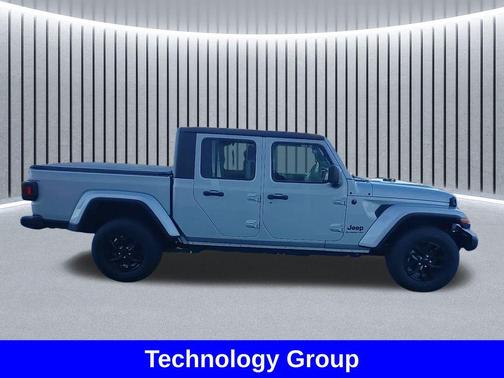 Silver Zynith Clearcoat 2022 Jeep Gladiator Sport S