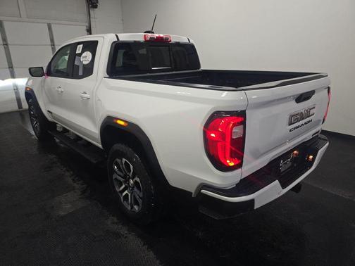 2023 GMC Canyon AT4