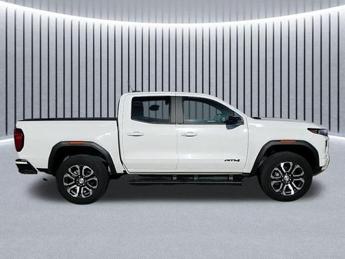 2023 GMC Canyon AT4