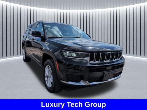 Diamond Black Crystal Pearlcoat 2022 Jeep Grand Cherokee L Laredo