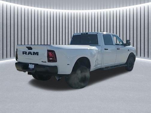 2025 RAM 3500 Tradesman Crew Cab 4x4 8' Box