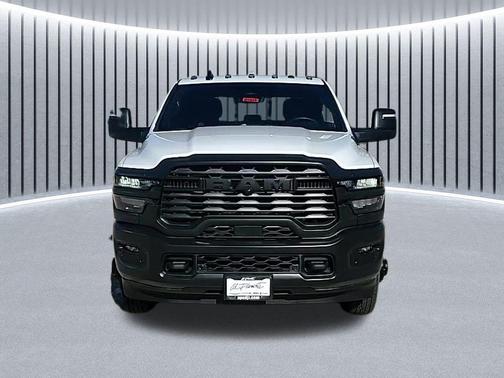 2025 RAM 3500 Tradesman Crew Cab 4x4 8' Box