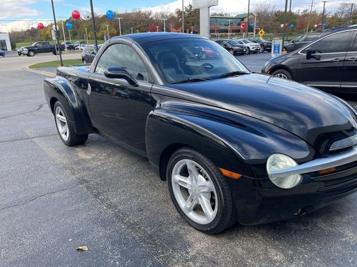 2004 Chevrolet SSR Base