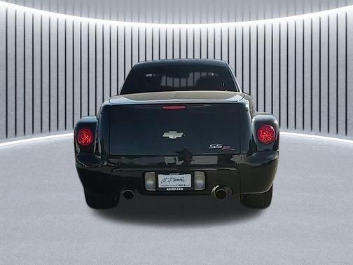 2004 Chevrolet SSR Base