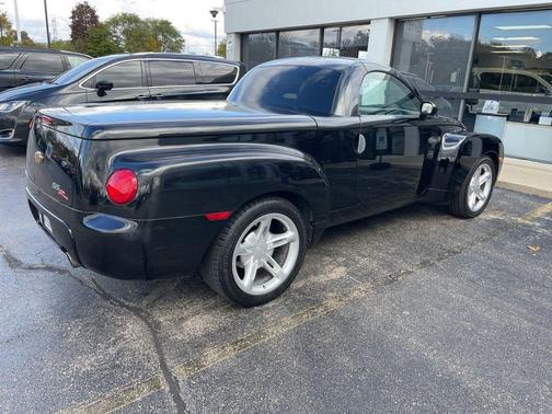 2004 Chevrolet SSR Base