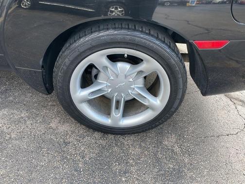 2004 Chevrolet SSR Base
