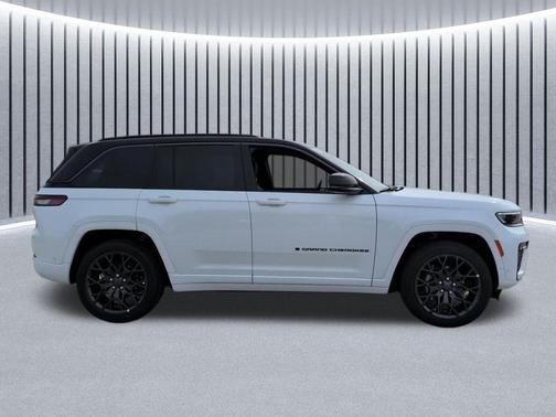 Bright White Clearcoat 2026 Jeep Grand Cherokee Summit