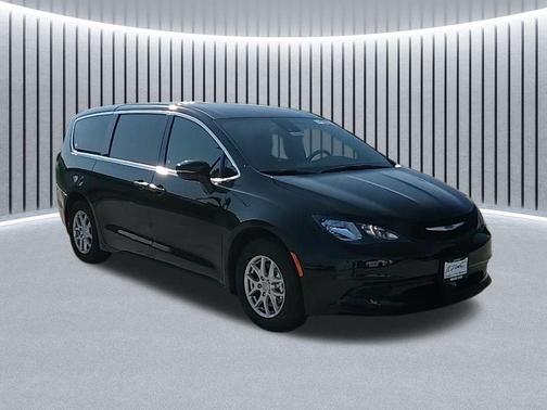 2025 Chrysler Voyager LX