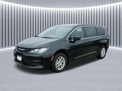 2025 Chrysler Voyager LX