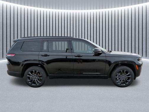 Diamond Black Crystal Pearlcoat 2026 Jeep Grand Cherokee L Limited