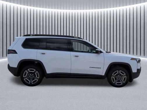 Bright White Clearcoat 2026 Jeep Cherokee Laredo 4x4