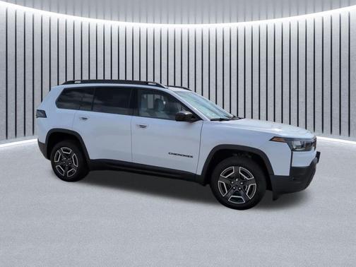 Bright White Clearcoat 2026 Jeep Cherokee Laredo 4x4