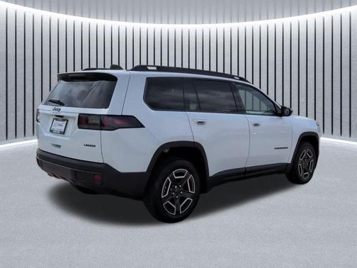 Bright White Clearcoat 2026 Jeep Cherokee Laredo 4x4