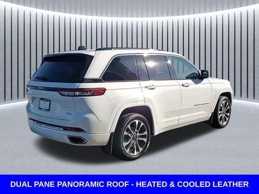 Bright White Clearcoat 2023 Jeep Grand Cherokee Overland