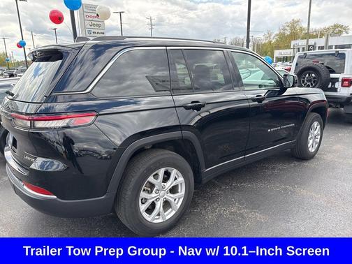 Diamond Black Crystal Pearlcoat 2023 Jeep Grand Cherokee Limited