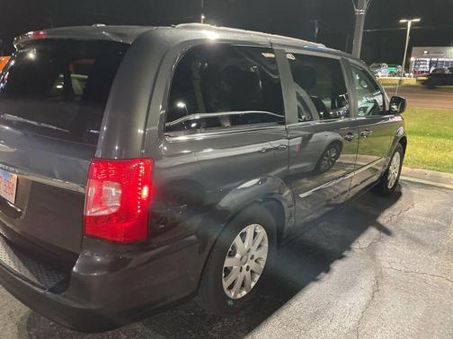 2012 Chrysler Town & Country Touring