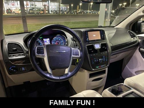 2012 Chrysler Town & Country Touring