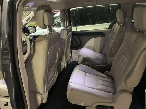 2012 Chrysler Town & Country Touring