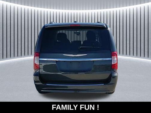 2012 Chrysler Town & Country Touring