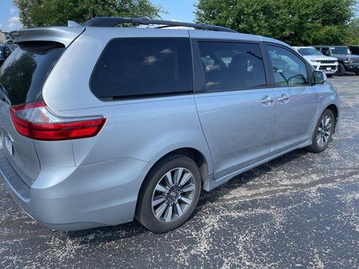 2020 Toyota Sienna Limited Premium