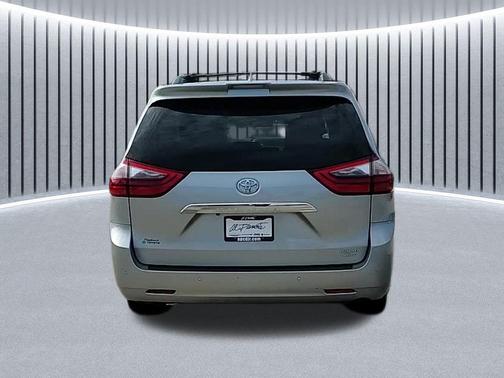 2020 Toyota Sienna Limited Premium