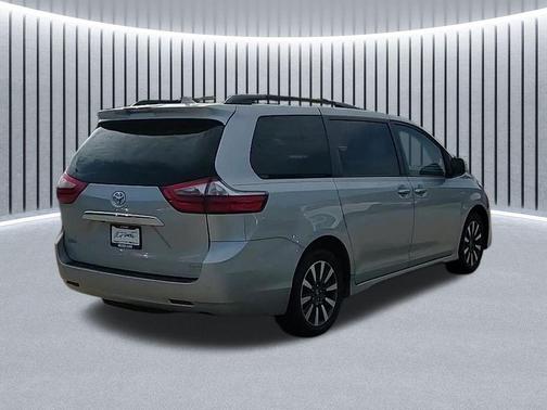2020 Toyota Sienna Limited Premium