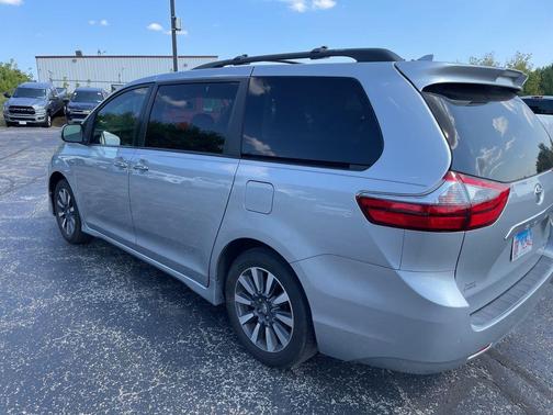2020 Toyota Sienna Limited Premium