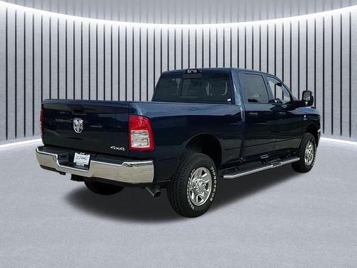 2024 RAM 2500 Tradesman Crew Cab 4x4 6'4' Box