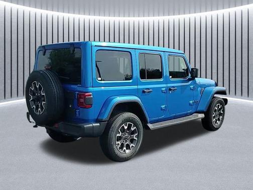 2025 Jeep Wrangler 4-Door Sahara 4x4