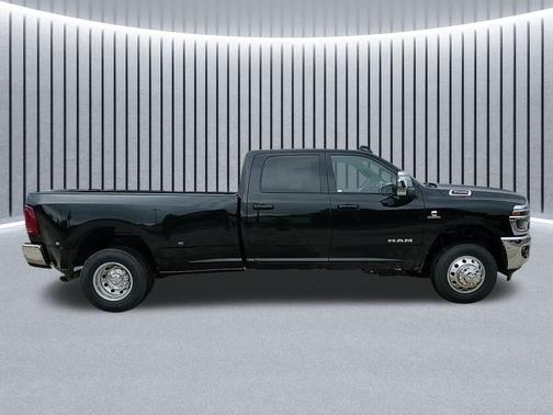 2025 RAM 3500 Laramie Crew Cab 4x4 8' Box