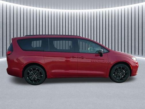 2026 Chrysler Pacifica L