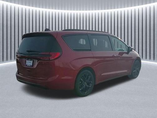 2026 Chrysler Pacifica L