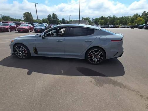 2022 Kia Stinger GT1