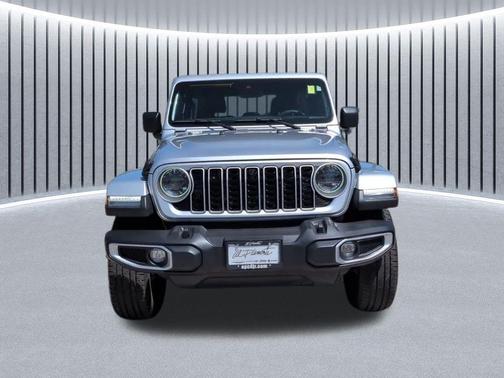Silver Zynith Clearcoat 2024 Jeep Wrangler 4-Door Sahara