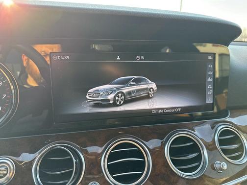 2017 Mercedes-Benz E-Class 4MATIC