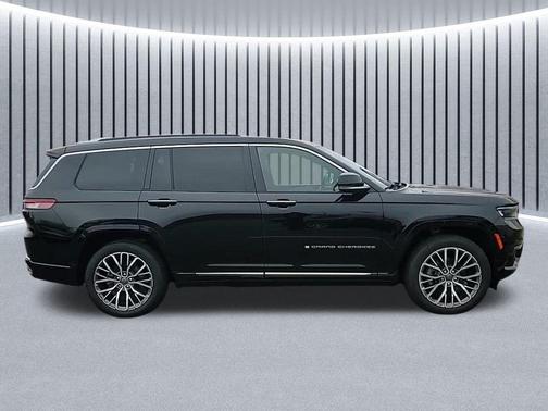 2022 Jeep Grand Cherokee L Summit Reserve