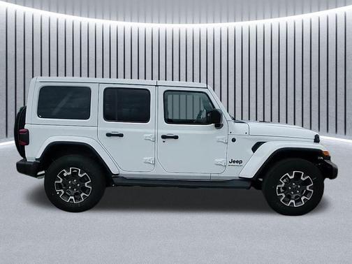 Bright White Clearcoat 2025 Jeep Wrangler 4-Door Sahara 4x4